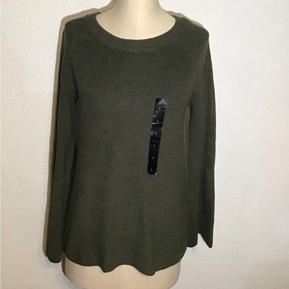 Banana republic army green crew neck sweater size small